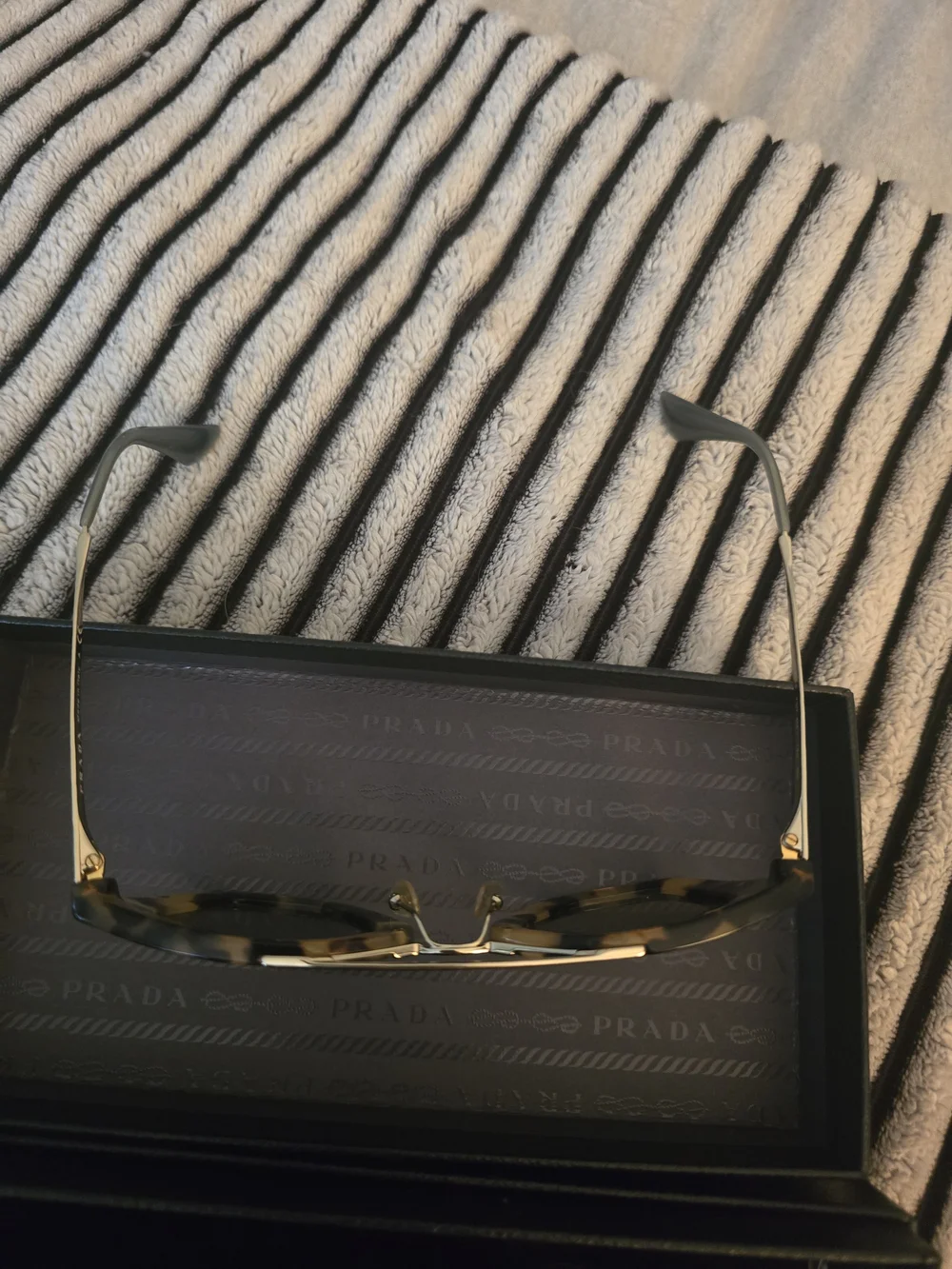 Prada SPR09Q Cinema Tortoise Shell Sunglasses Black Saffiano Leather Case + Box
